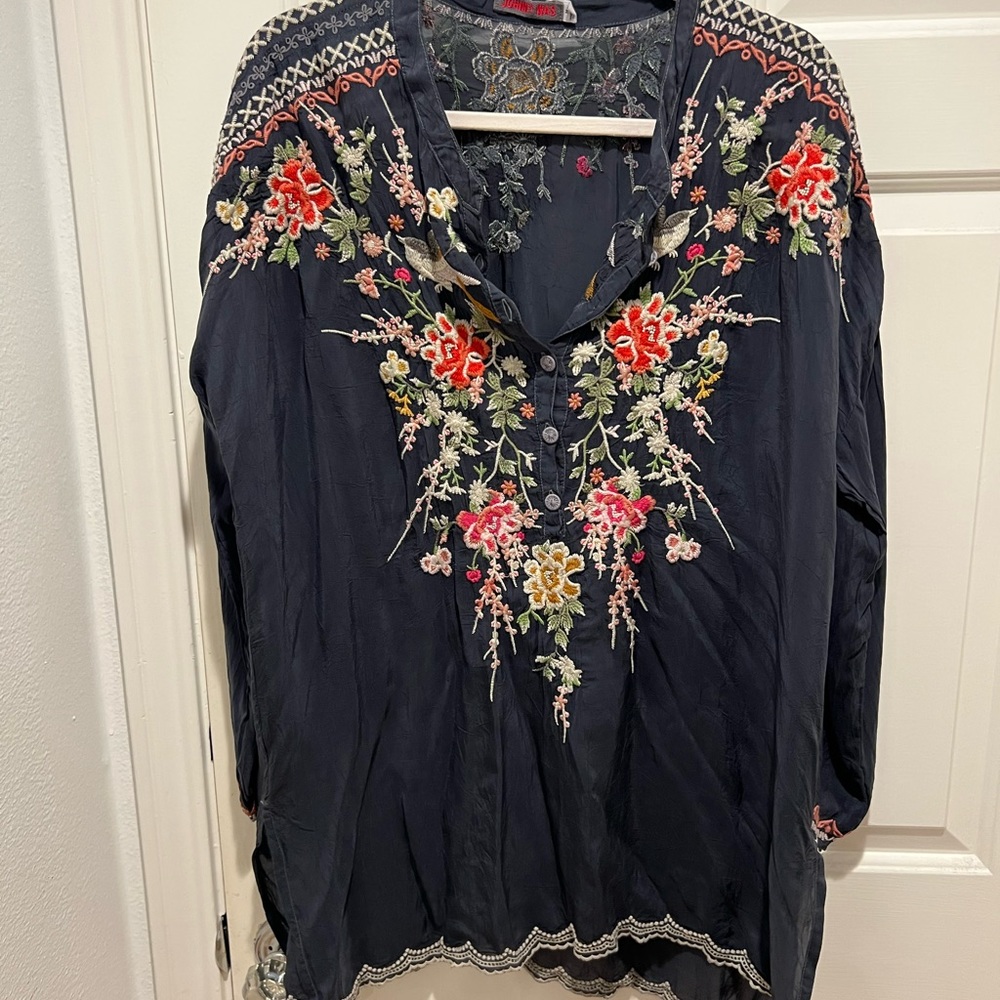 JOHNNY WAS BEAUTIFUL EMBROIDERED TOP